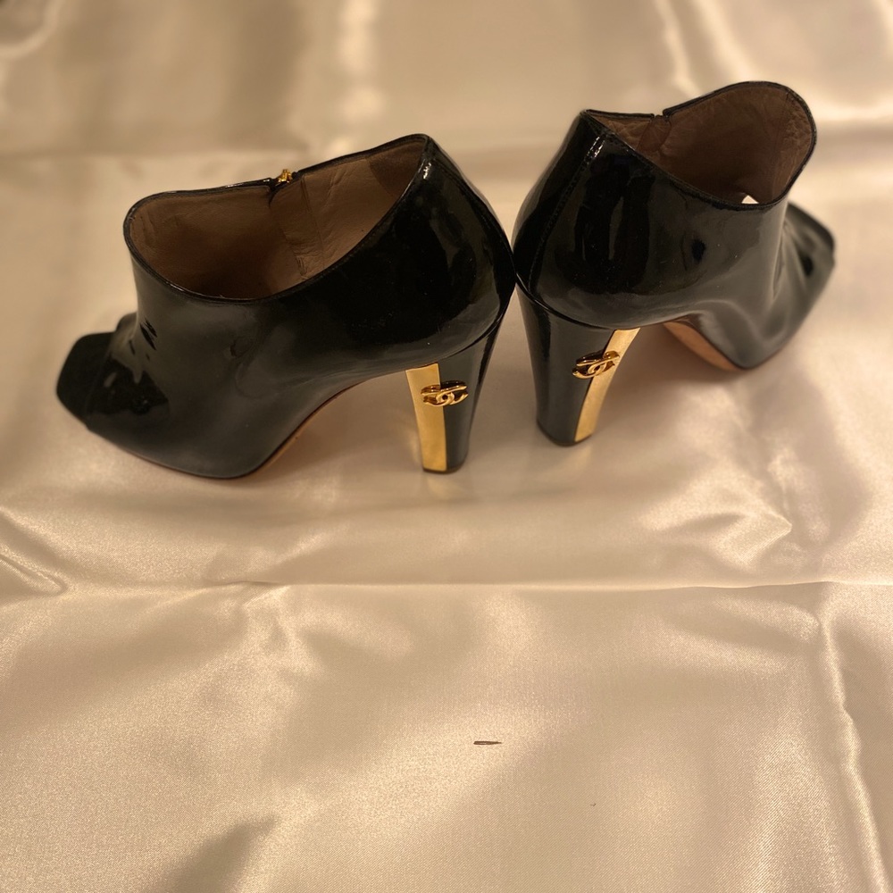 Chanel booties size 39